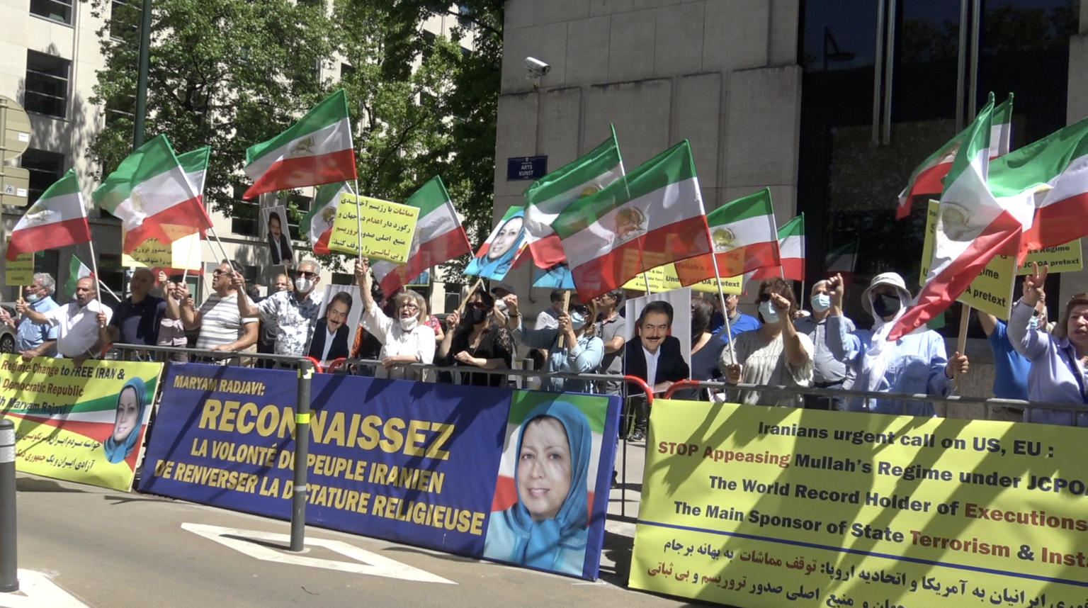 Iranian Opposition rally in front of US embassy in Brussels to ask US and EU for a firm policy towards Iranian regime